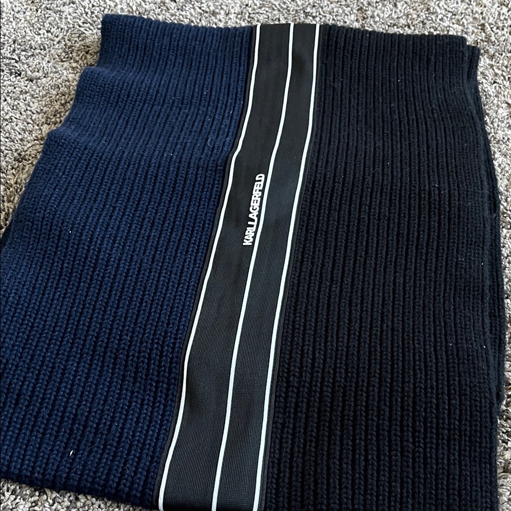 Karl Lagerfeld scarf! Blue and Black Knit Scarf. New.
